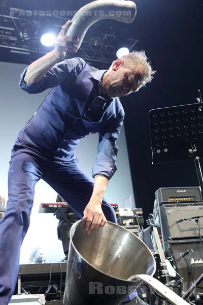 EINSTURZENDE NEUBAUTEN - 2017-05-28 - PARIS - Nef Nord - Grande Halle - Joachim Stezelczyk